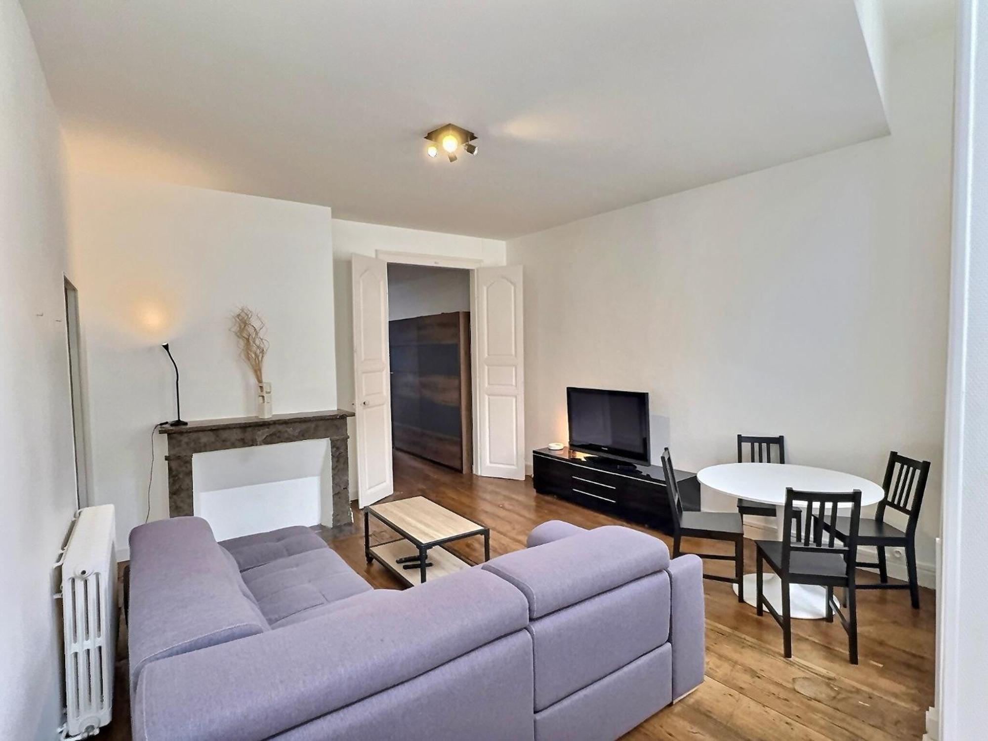 Wonderhost, Superbes Volumes Et Charme De L'Ancien Pau Exterior foto